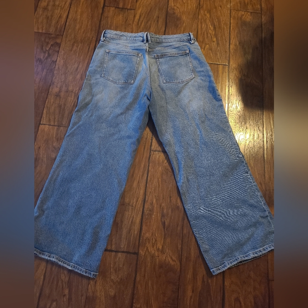Good American Petite Relaxed Fit Jeans - Picture 4 of 7
